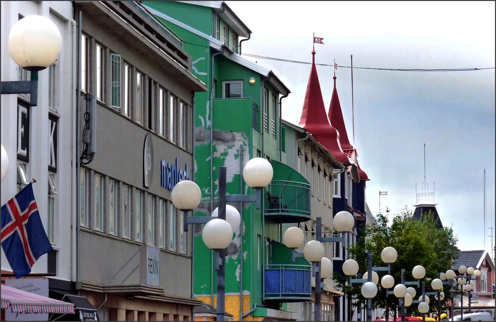 Le centre-ville d'Akureyri et ses maisons colorées