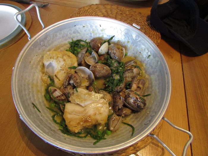 Une cataplana de poisson
